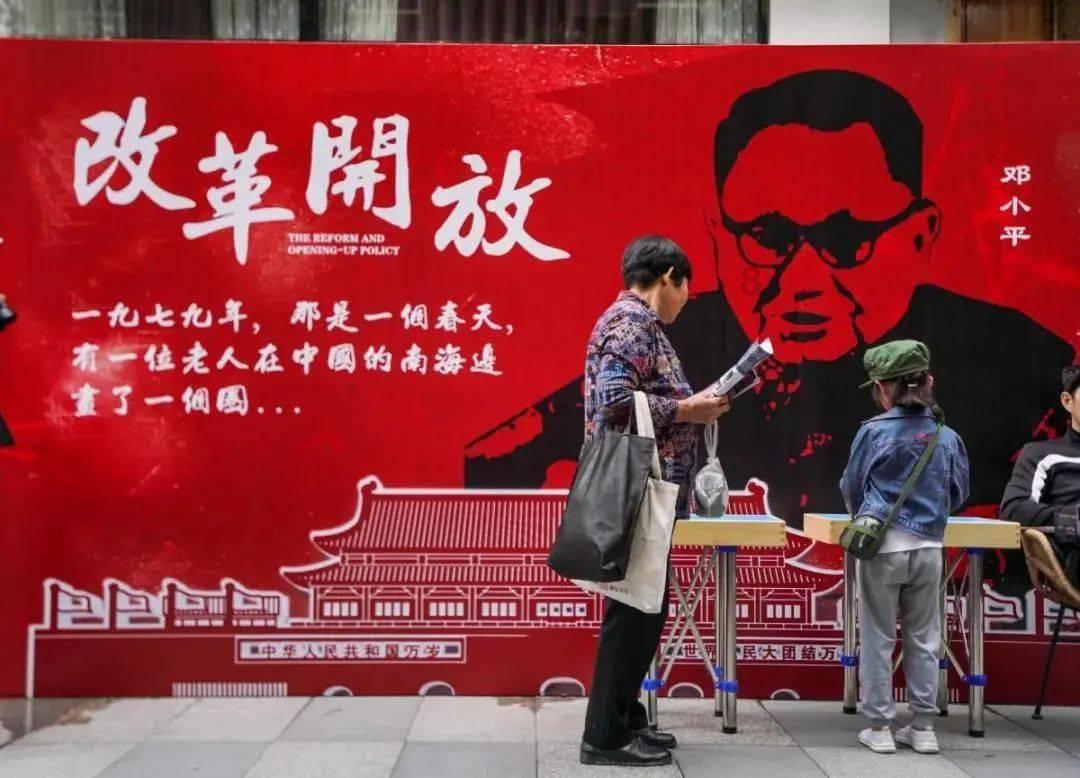 逃离残破的船只